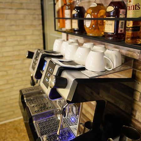 Aura Boutique Hotel 바투미 외부 사진