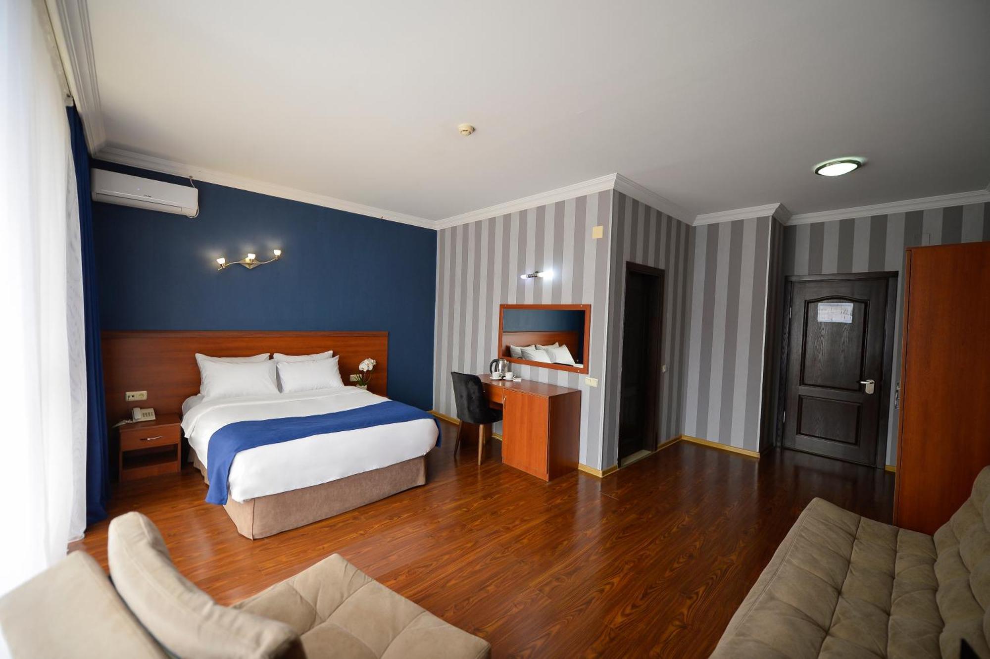 Aura Boutique Hotel 바투미 외부 사진